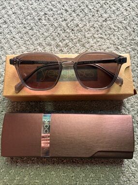 Yes Glasses HUITES Gray Narrow Keyhole Bridge Plastic Tinted Sunglasses